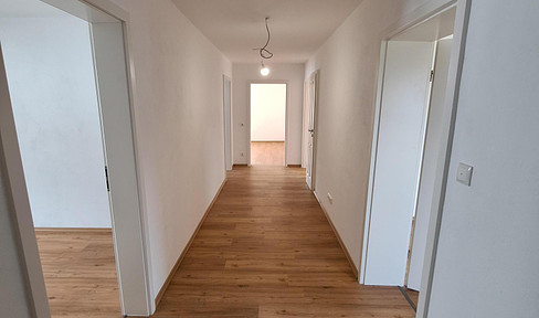 Completely renovated 4.5-room apartment in a central location in Altenmarkt an der Alz
