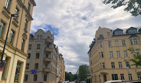 Attraktive Kapitalanlage: vermietete 2-Zimmer-Wohnung mit Balkon und Aufzug, denkmalgeschützt