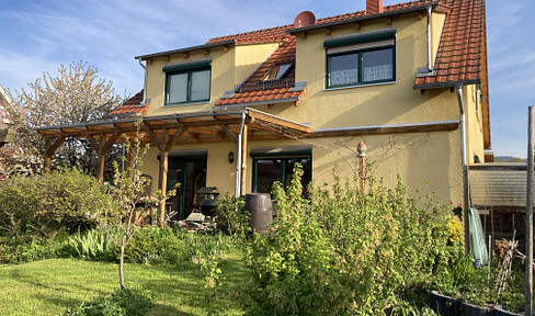 Spacious 7-room detached house/wooden house/low energy costs/bioenergy