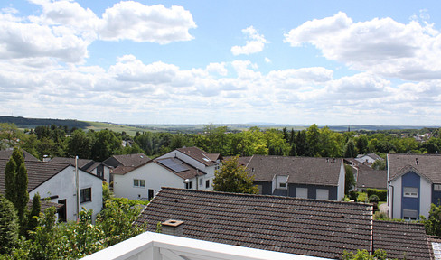 Freistehendes EFH mit Fernblick, neuer Klimatisierung, PV und 2 Einliegerwohnungen