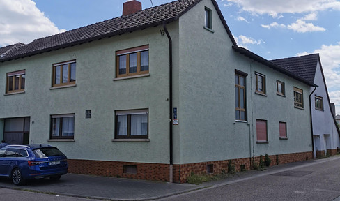 Large one/two/generation house in Maxdorf