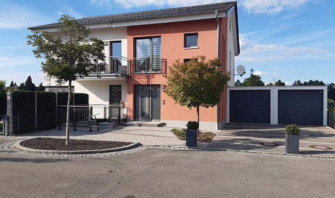 Dream house in mint condition, also for several generations in the Bamberg mountain area!