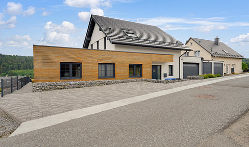 Exclusive and young detached house with vacation apartment **commission-free**