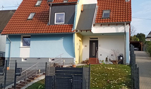 freistehendes Einfamilienhaus mit Einliegerwohnung, saniert und voll möbliert
