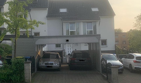 Idyllic mid-terrace house in a prime location