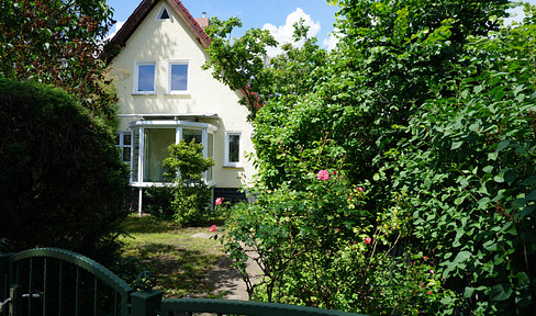 Refurbished detached house in Köpenick - ready to move into, commission-free
