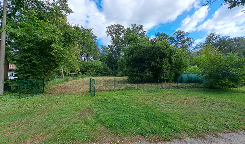 Bebaubares Grundstück in ruhiger Lage am Wald