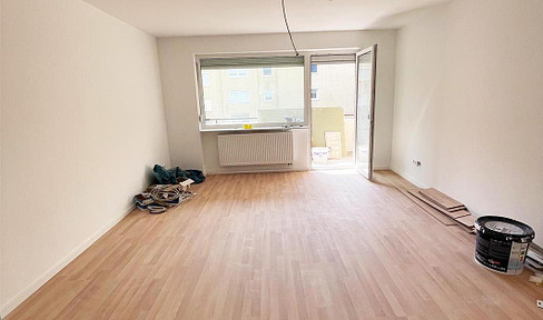 Completely renovated 3-room apartment with balcony and direct access to the Wöhrdersee - 75m2