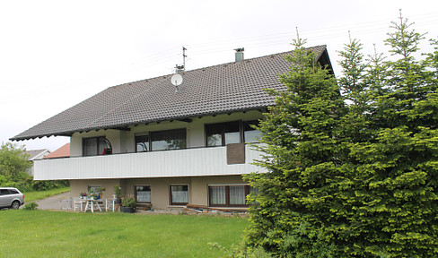 Großes Haus mit Garten