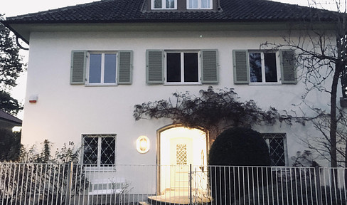 Große Altbau-Villa mit Garten in Göggingen