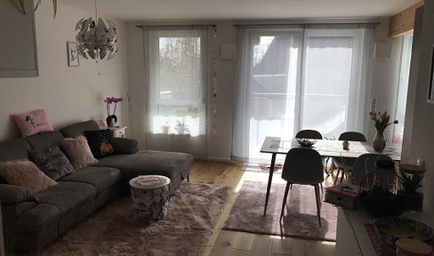 sonnige Wohnung mit großem Balkon