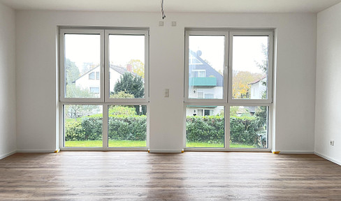 Light-flooded 4-room apartment with modern fitted kitchen after complete refurbishment