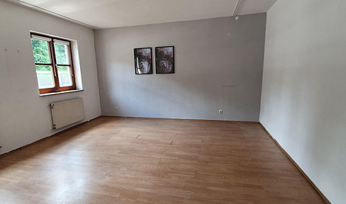 Bright 4-room apartment with garden - online viewing via video call possible