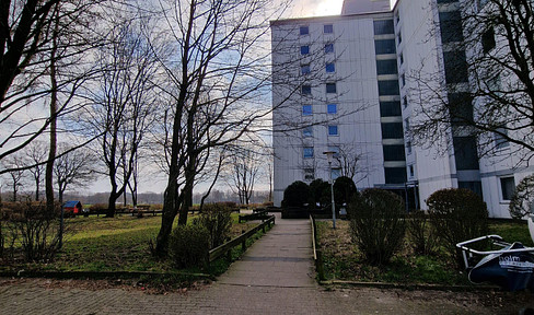 VHB - Spacious (rented) condominium in Norderstedt with optional underground parking space