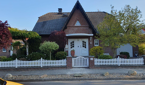 Chic Frisian house in Sassenburg for sale from private owner