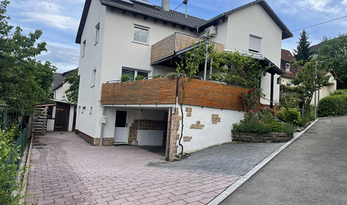 Spacious detached house in a quiet location, just one street back – featuring a garden, balcony, and high energy efficiency.