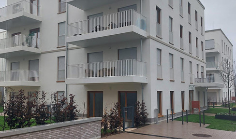 Erstbezug mit Balkon und EBK: Stilvolle 2-Raum-Wohnung mit lux. Innenausstattung