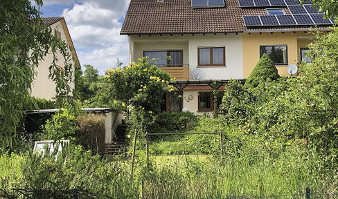 Solid, spacious semi-detached house in Freiburg-Opfingen