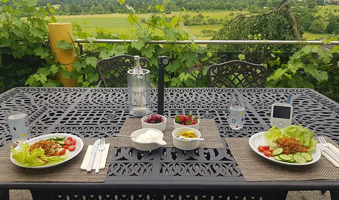 Charming single-family house with a garage, carport, and garden room with a shower/toilet, located in 71299 Wimsheim.