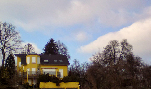 Schönes Einfamilienhaus mit Garage, Carport,  Terrassen, großem Garten in 71299 Wimsheim