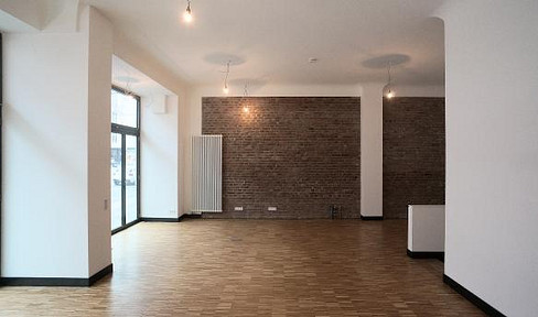CENTRAL / HIGH ROOMS / LARGE SHOP WINDOW FRONT / PARKING / WAREHOUSE / BEST LOCATION