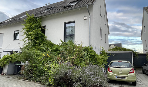 Energieeffiziente, moderne 5-Zi.-DHH mit 196qm im Norden Mainhattans, mit Keller, Garage, Garten