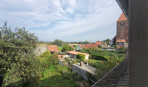 3 Zimmer Wohnung saniert mit Einbauküche