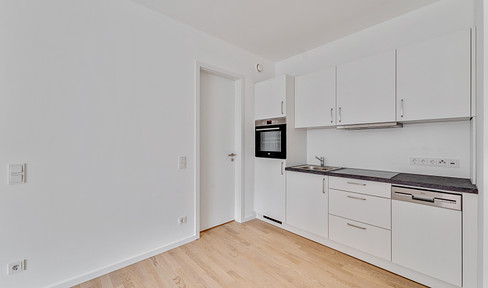 TOP studio apartment at East Side Gallery and Spree, for rent commission-free