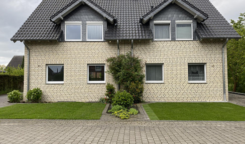 6-room semi-detached house with luxurious interior in Willich-Wekeln near Düsseldorf!