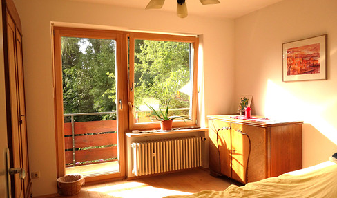 Commission-free in Gräfelfing: family-friendly semi-detached house with large garden