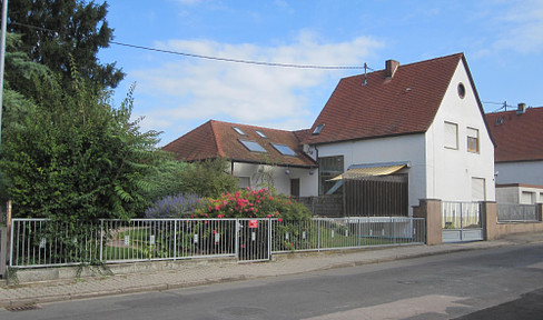 Well-kept house with large garden in Gimbsheim for sale from private owner