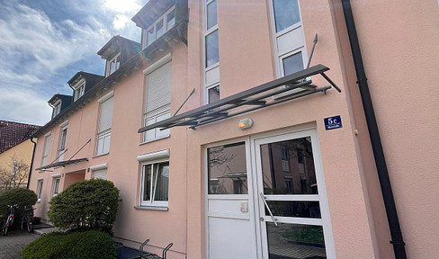 Gemütliche DG-Wohnung mit großem Dachbalkon