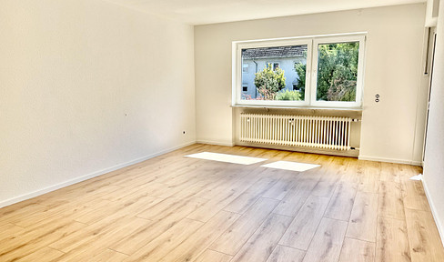 Erstbezug nach Renovierung: Moderne 3 Zimmer Wohnung mit Balkon