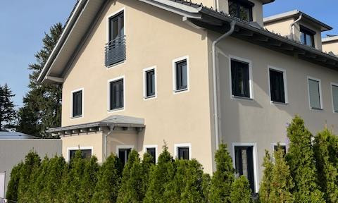 Modern terraced corner house with terrace and beautiful south-facing garden