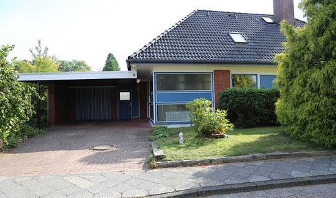 Einfamilienhaus mit großem Garten in bester Lage