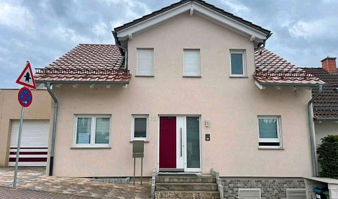 Without MAKLERPROVISION - Beautiful detached house with granny apartment