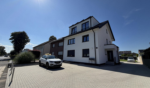 Neuwertige 4-Zimmer-Maisonette-Wohnung mit Dachterrasse, Fußbodenheizung & Stellplätzen