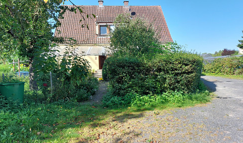 Rare opportunity - house with outbuildings in HAB town on 1219 sqm