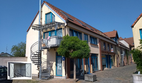 Gemütliche 2-Zimmer-Wohnung teilmöbliert mit Einbauküche und Klimaanlage barrierefrei