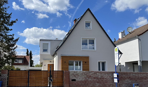 Comfortable detached house (EFH) with large garden (energy-efficient refurbishment)