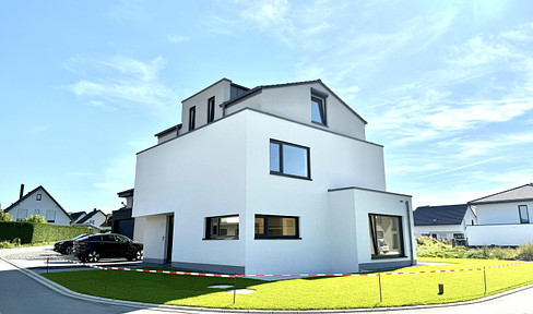 Erstbezug freistehendes Architektenhaus mit gehobener Ausstattung