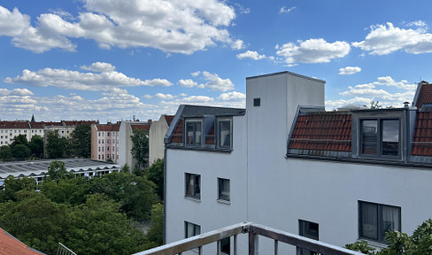 Bezugsfreies Dachgeschoss-Apartment mit Dachterrasse im Prenzlauer Berg – Privatverkauf