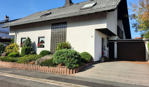 Traumhaftes Einfamilienhaus mit großem Garten, Terrasse & Garage