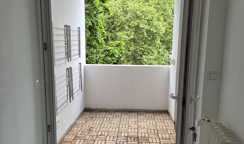 Schöne Wohnung Pempelfort Arnoldstraße mit kleinem Balkon