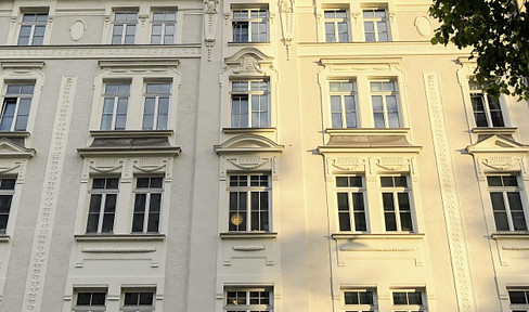 Freshly renovated 4-room apartment in an old building Art Nouveau Viktualienmarkt / Gärtnerplatz *Commission-free*