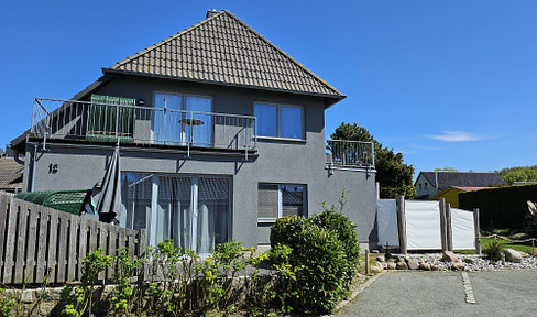 Appartementhaus im Seebad Glowe auf Rügen mit 4 Fewos