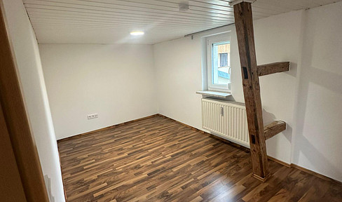 Detached house instead of condominium - house for sale in the middle of Gochsheim, commission-free