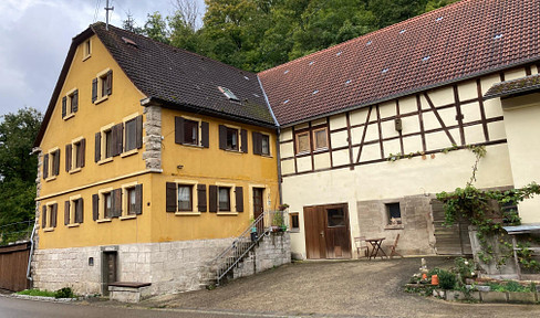 Bauernhaus in der Natur, Ortsrandlage, Tierhaltung möglich, zusätzl. Garten, Wiese, Acker