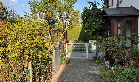 Großes helles Reihenhaus in guter Lage mit Südterrasse