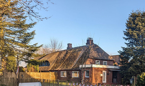 Small but beautiful house under thatch with expansion reserve